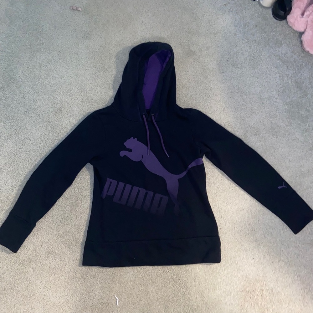 Black puma hoodie🌘